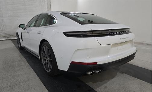 2024 Porsche Panamera 4