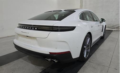 2024 Porsche Panamera 4