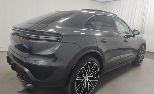 2024 Porsche Macan 4
