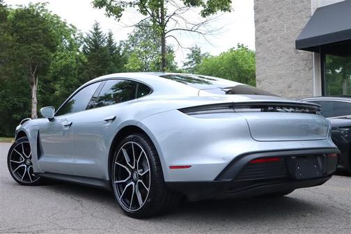 2022 Porsche Taycan Base