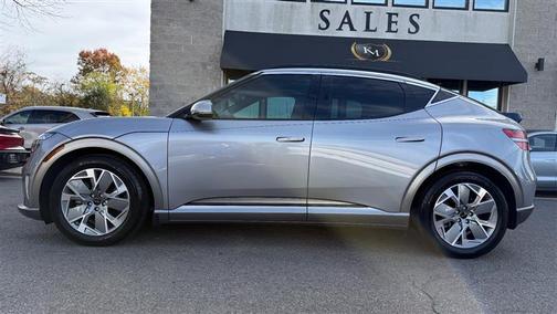 2024 Genesis GV60 Standard