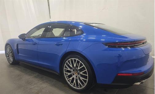 2025 Porsche Panamera 4