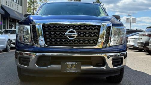 2017 Nissan Titan SV