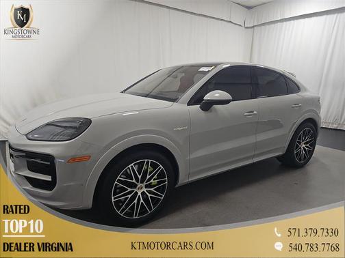 Chalk 2025 Porsche Cayenne S