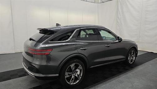 2023 Genesis Electrified GV70 Advanced