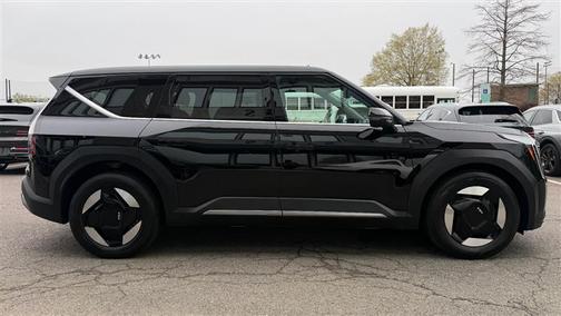 Aurora Black Pearl 2024 Kia EV9 Light Long Range