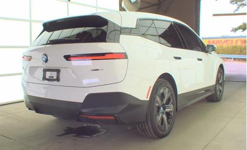 2025 BMW iX xDrive50