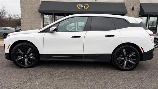 2025 BMW iX xDrive50