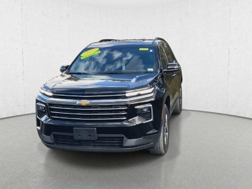 Mosaic Black Metallic 2026 Chevrolet Traverse LT