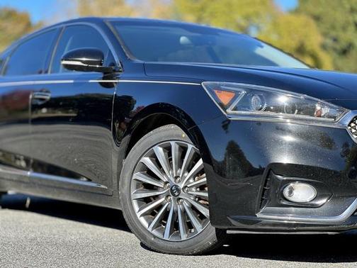 2019 Kia Cadenza Premium