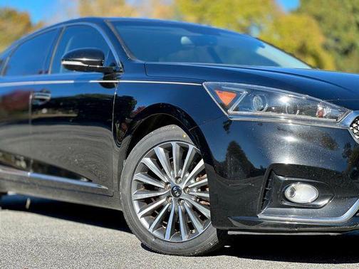 2019 Kia Cadenza Premium
