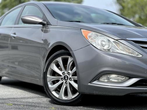 2013 Hyundai SONATA SE