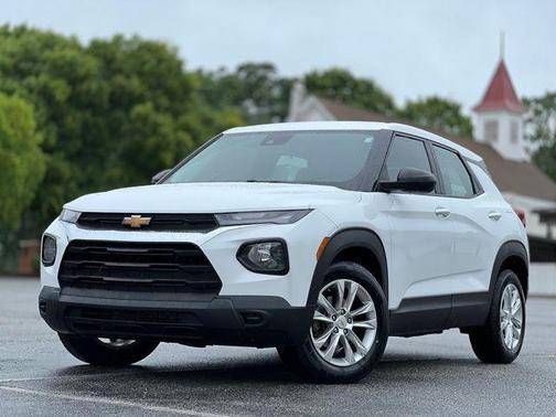 Summit White 2021 Chevrolet Trailblazer LS