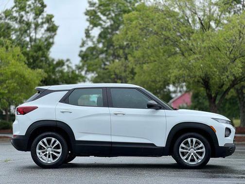 Summit White 2021 Chevrolet Trailblazer LS