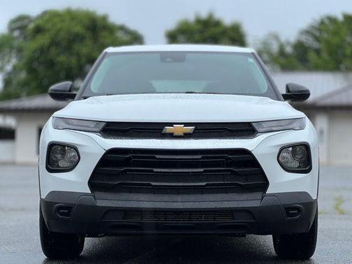 Summit White 2021 Chevrolet Trailblazer LS