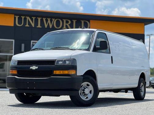 Summit White 2018 Chevrolet Express 2500 Work Van