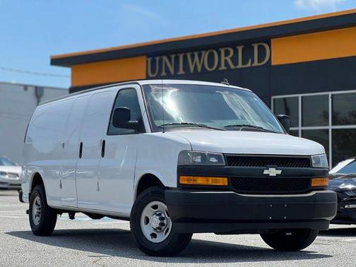 Summit White 2018 Chevrolet Express 2500 Work Van