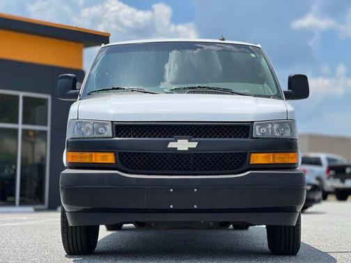 Summit White 2018 Chevrolet Express 2500 Work Van