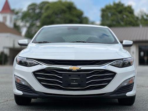 Summit White 2023 Chevrolet Malibu FWD 1LT