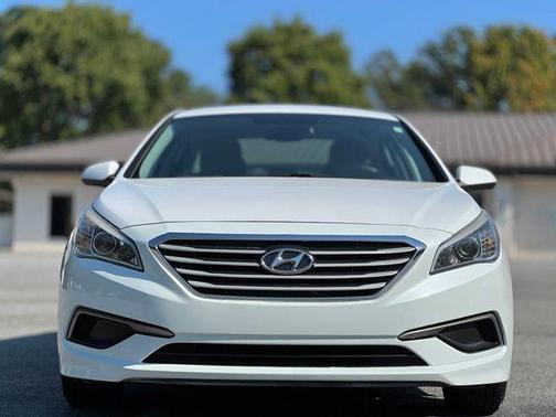 Quartz White Pearl 2016 Hyundai SONATA SE