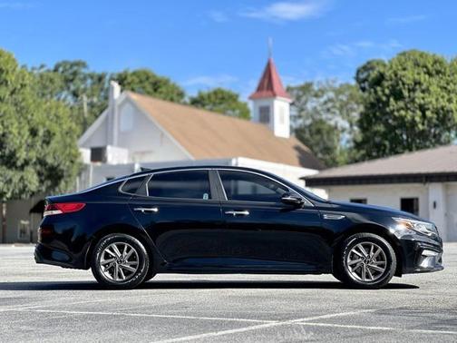 2020 Kia Optima LX