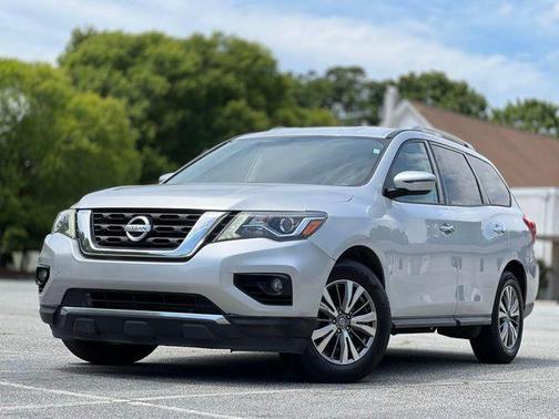 Brilliant Silver Metallic 2019 Nissan Pathfinder SV