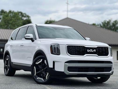 Glacial White Pearl 2023 Kia Telluride EX