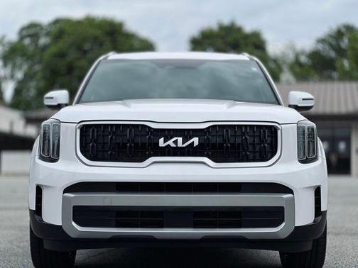 Glacial White Pearl 2023 Kia Telluride EX