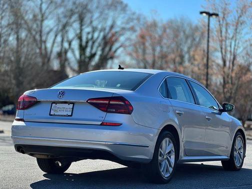 Reflex Silver Metallic 2018 Volkswagen Passat