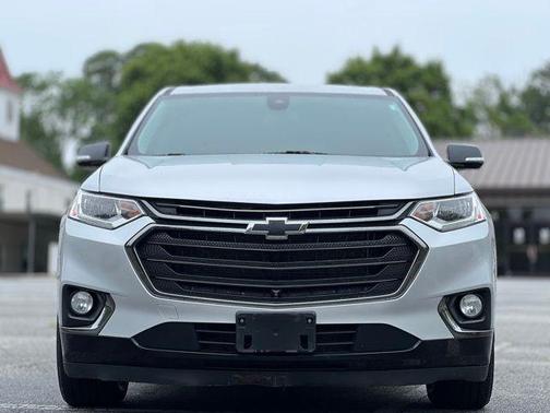 Silver Ice Metallic 2020 Chevrolet Traverse Premier