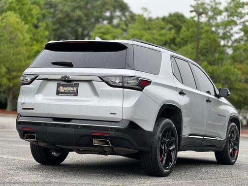 Silver Ice Metallic 2020 Chevrolet Traverse Premier