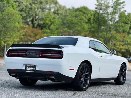 White Knuckle Clearcoat 2019 Dodge Challenger SXT