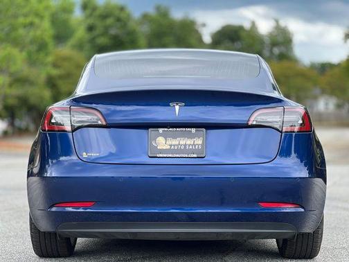 Deep Blue Metallic 2019 Tesla Model 3 Mid Range