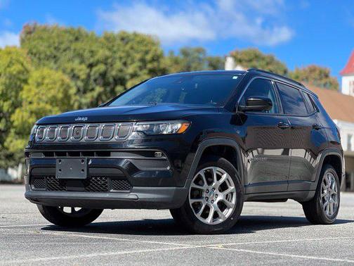 Diamond Black Crystal Pearlcoat 2022 Jeep Compass Latitude Lux