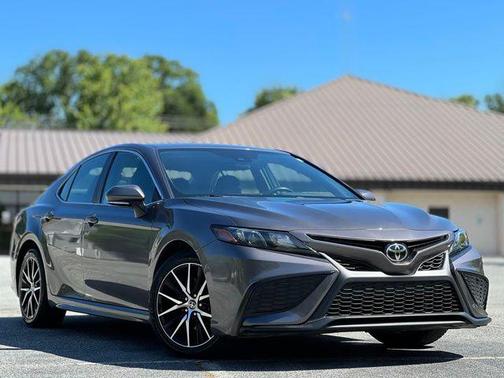 Predawn Gray Mica 2022 Toyota Camry SE