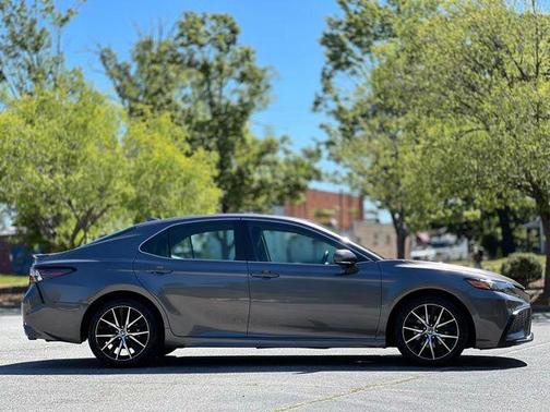Predawn Gray Mica 2022 Toyota Camry SE