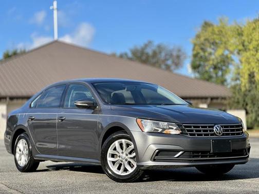 2018 Volkswagen Passat 2.0T R-Line