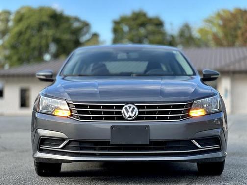 2018 Volkswagen Passat 2.0T R-Line