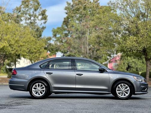 2018 Volkswagen Passat 2.0T R-Line
