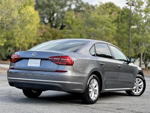 2018 Volkswagen Passat 2.0T R-Line
