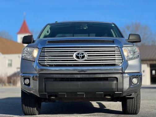 2017 Toyota Tundra SR5