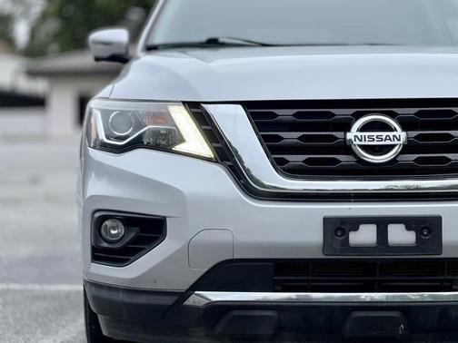 2018 Nissan Pathfinder SL