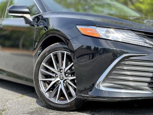 2022 Toyota Camry Hybrid XLE