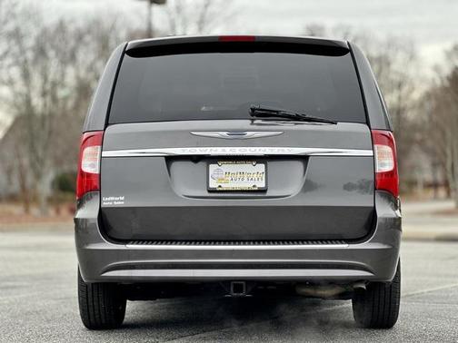 2016 Chrysler Town & Country Touring