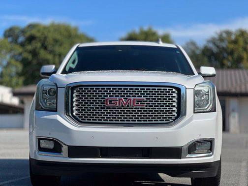 White 2016 GMC Yukon Denali