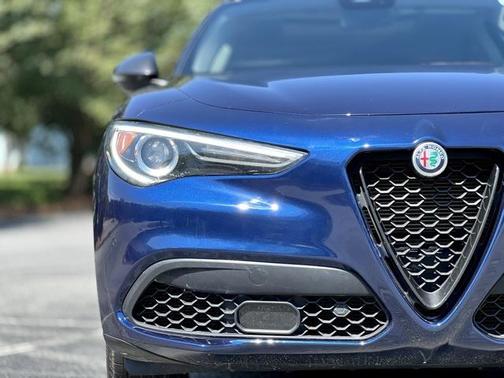 2021 Alfa Romeo Stelvio Base