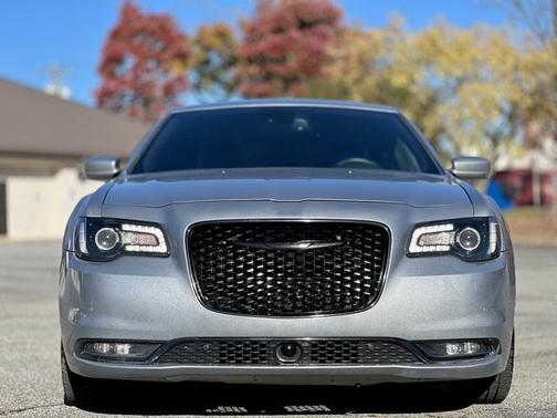2016 Chrysler 300 S