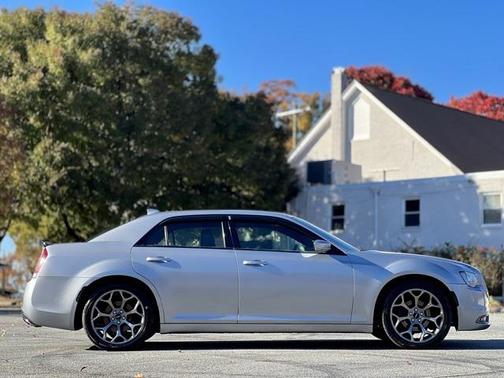 2016 Chrysler 300 S