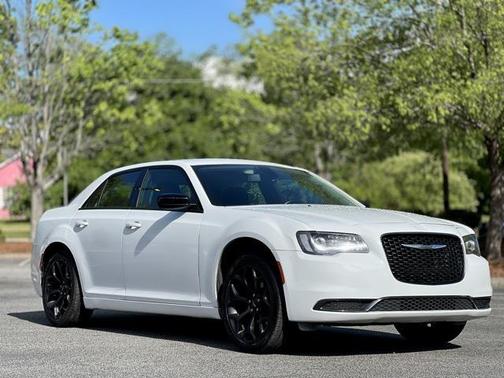 2019 Chrysler 300 Touring