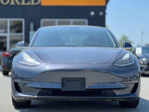 Gray 2019 Tesla Model 3 Long Range